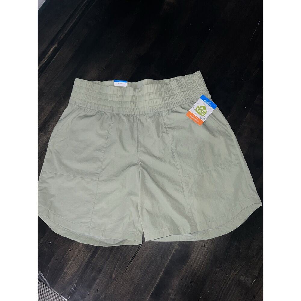 Columbia Women's Active Fit Court Shorts Sage Xl But Over Sized 2X -3X NWT Nice